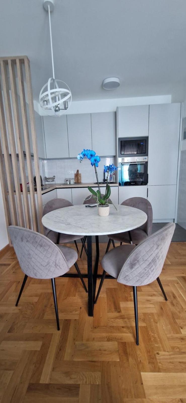 Apartment Plava Orhideja *